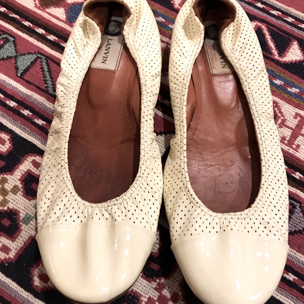 Designer Flat shoes 🥿